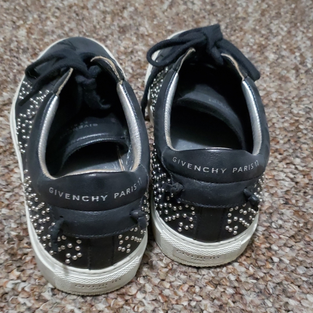Givenchy genuine leather sneakers